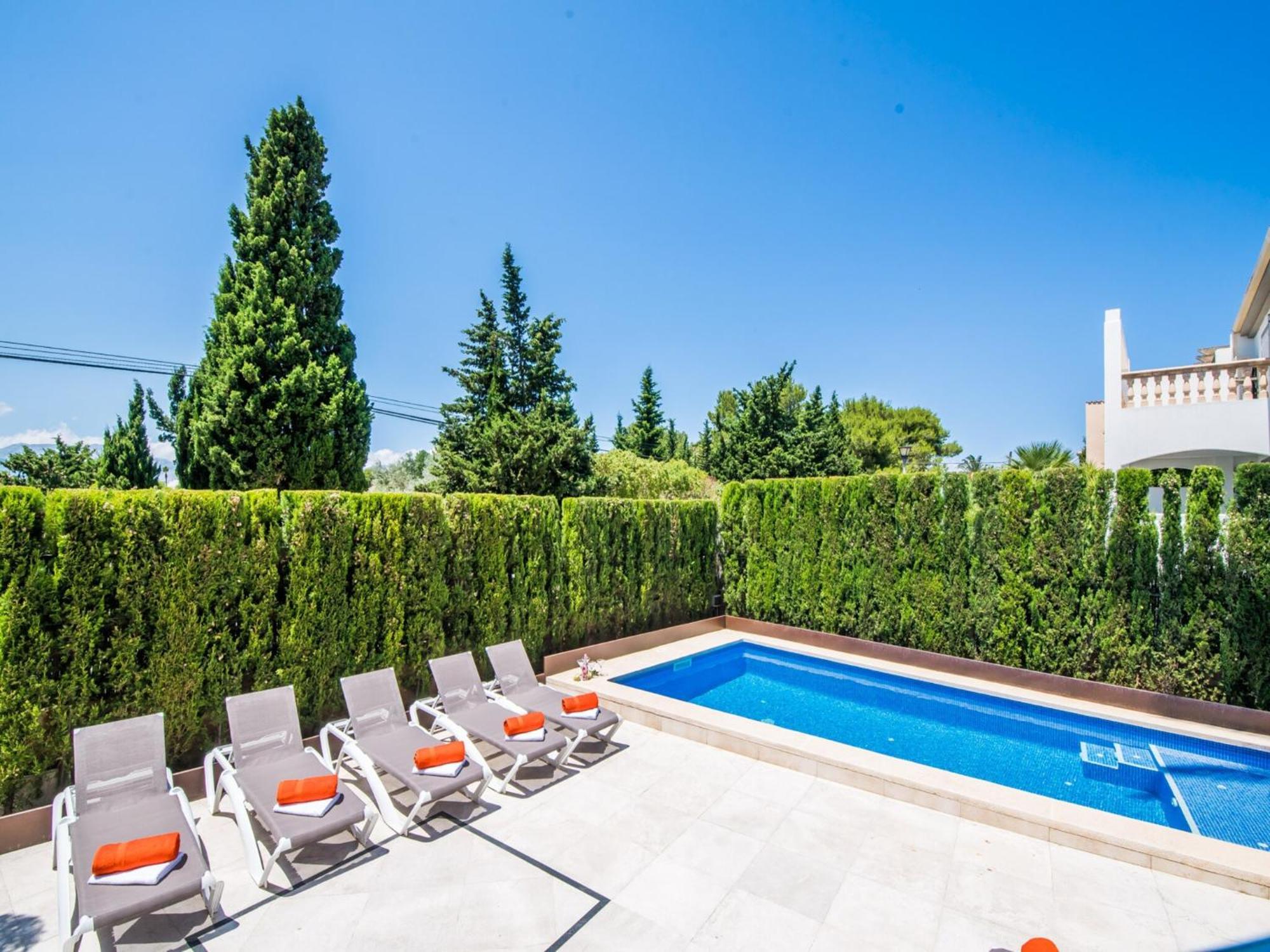 With Private Pool Holiday home *