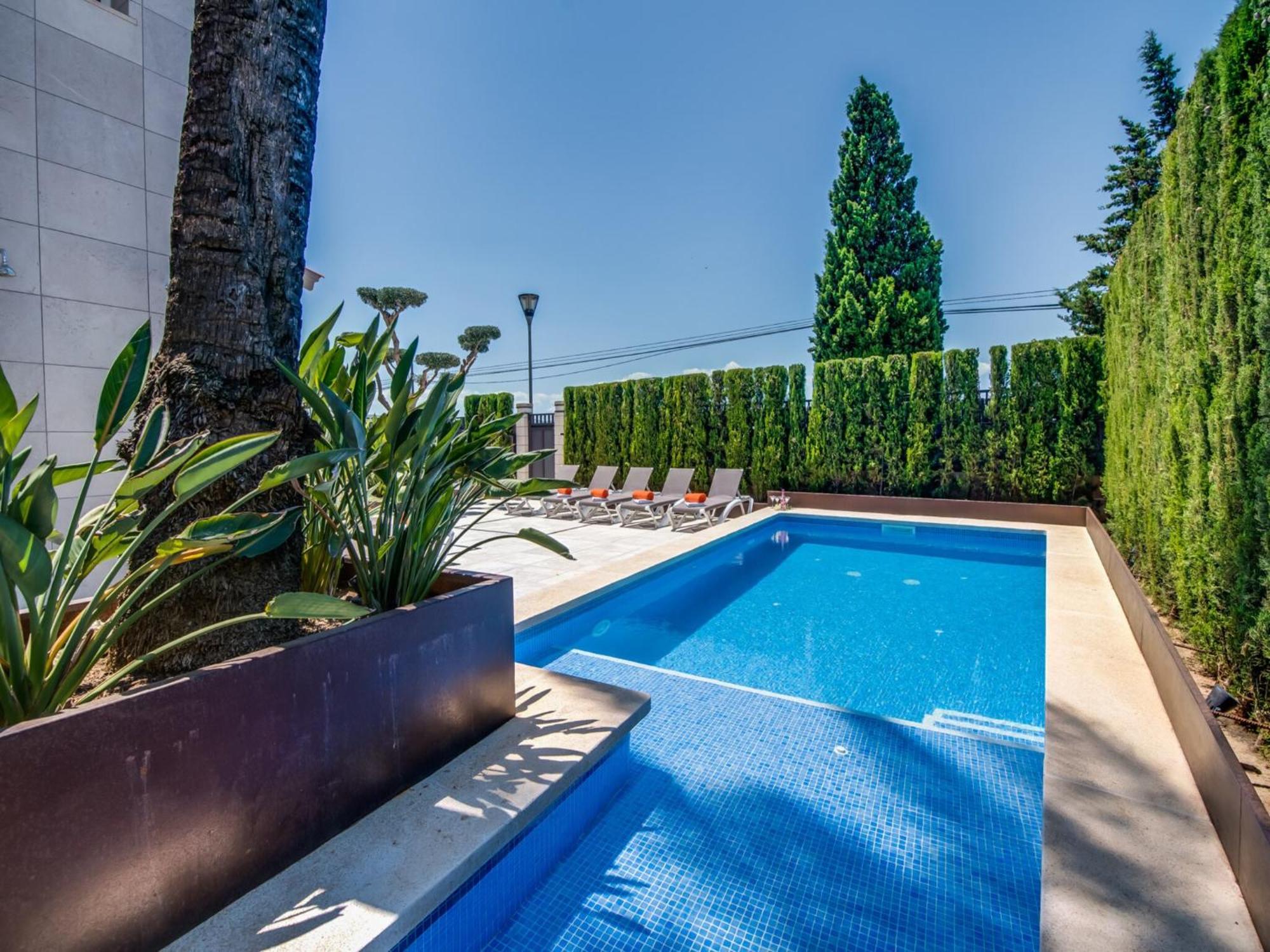 With Private Pool *
